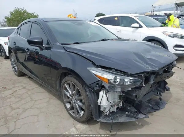 3MZBN1V3XJM246035 2018 MAZDA 3 - Image 1