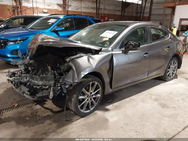3MZBN1V3XJM250697 2018 MAZDA 3 - Image 2
