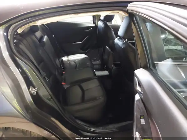 3MZBN1V3XJM250697 2018 MAZDA 3 - Image 8