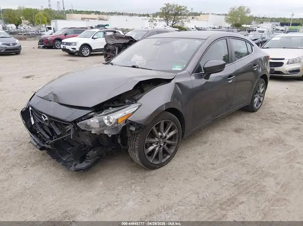 3MZBN1V3XJM251168 2018 MAZDA 3 - Image 2