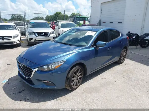 3MZBN1V3XJM255611 2018 MAZDA 3 - Image 2