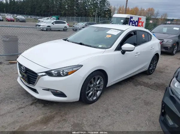 3MZBN1V3XJM256452 2018 MAZDA 3 - Image 2