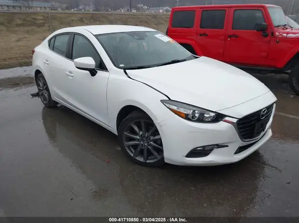 3MZBN1V3XJM256788 2018 MAZDA 3 - Image 1
