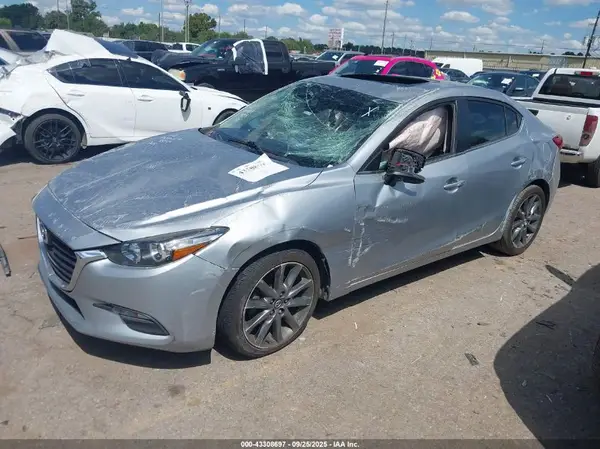 3MZBN1V3XJM257455 2018 MAZDA 3 - Image 2