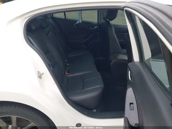 3MZBN1V3XJM258279 2018 MAZDA 3 - Image 8