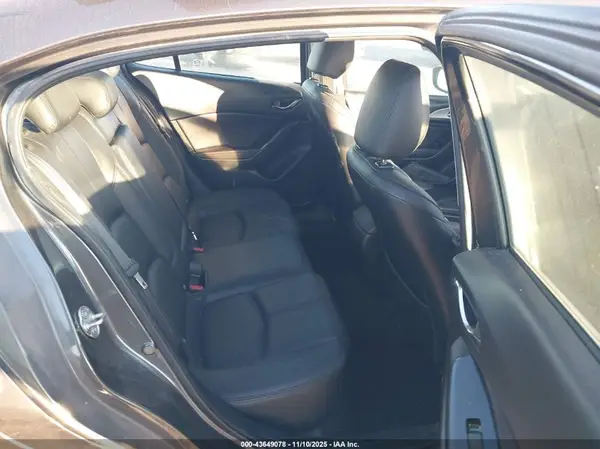 3MZBN1V3XJM266060 2018 MAZDA 3 - Image 8