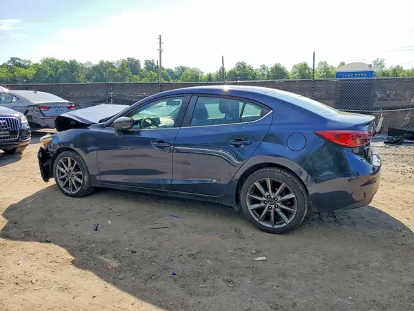 3MZBN1V3XJM272361 2018 MAZDA 3 - Image 2