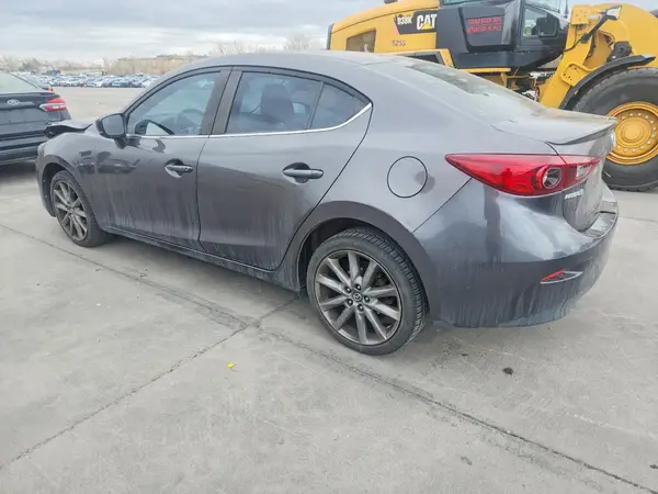 3MZBN1V3XJM274613 2018 MAZDA 3 - Image 2