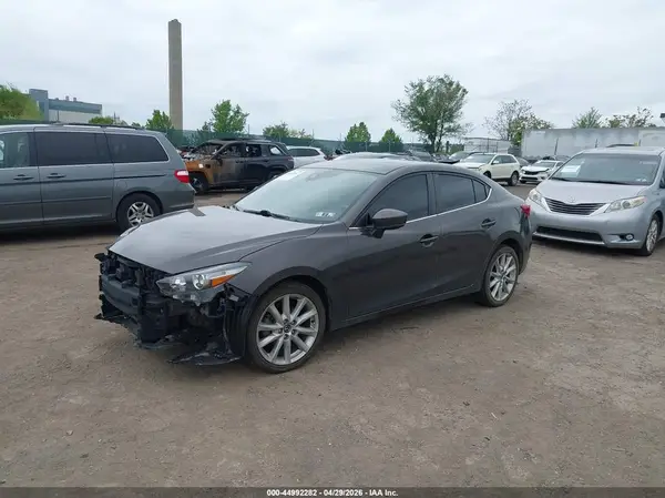 3MZBN1V70HM110641 2017 MAZDA 3 - Image 2