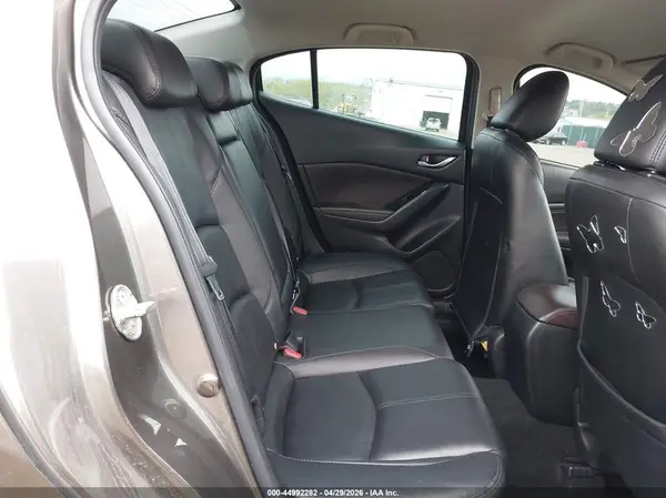 3MZBN1V70HM110641 2017 MAZDA 3 - Image 8
