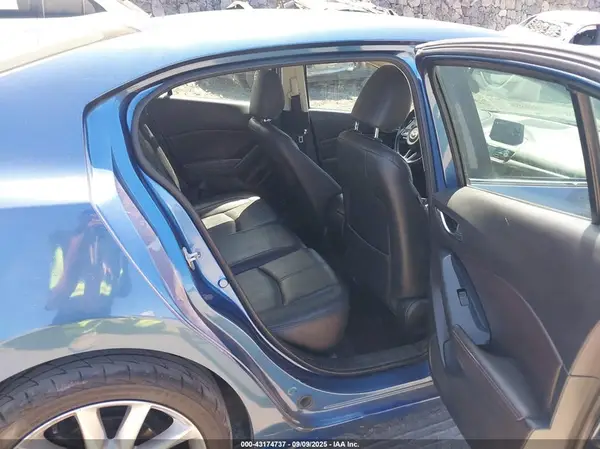 3MZBN1V70HM112552 2017 MAZDA 3 - Image 8