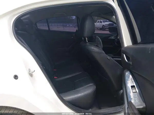 3MZBN1V70HM120618 2017 MAZDA 3 - Image 8
