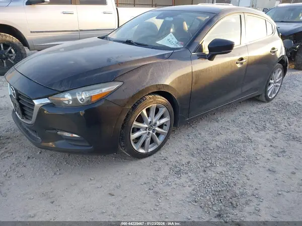 3MZBN1V70HM127388 2017 MAZDA 3 - Image 2