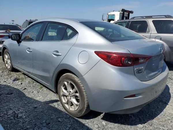 3MZBN1V70JM247133 2018 MAZDA 3 - Image 2