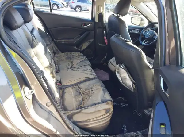 3MZBN1V71HM111782 2017 MAZDA 3 - Image 8