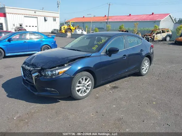 3MZBN1V71JM256021 2018 MAZDA 3 - Image 2