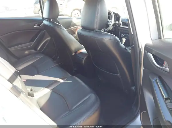 3MZBN1V72HM105523 2017 MAZDA 3 - Image 8