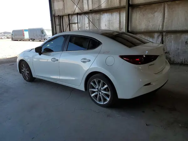 3MZBN1V72HM147626 2017 MAZDA 3 - Image 2