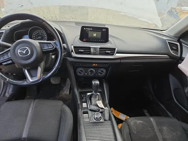 3MZBN1V73JM262466 2018 MAZDA 3 - Image 8