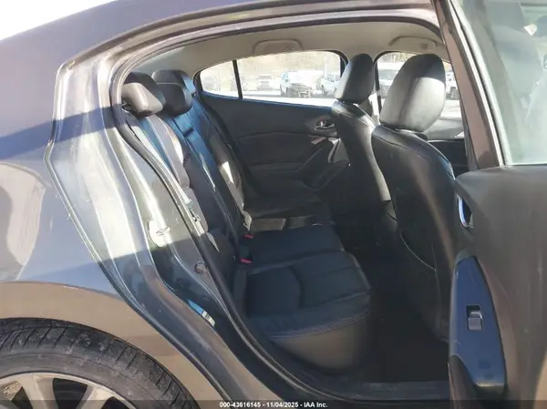 3MZBN1V74HM121335 2017 MAZDA 3 - Image 8