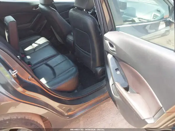 3MZBN1V74HM130486 2017 MAZDA 3 - Image 8