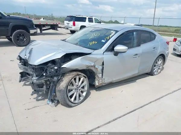 3MZBN1V74HM151886 2017 MAZDA 3 - Image 2