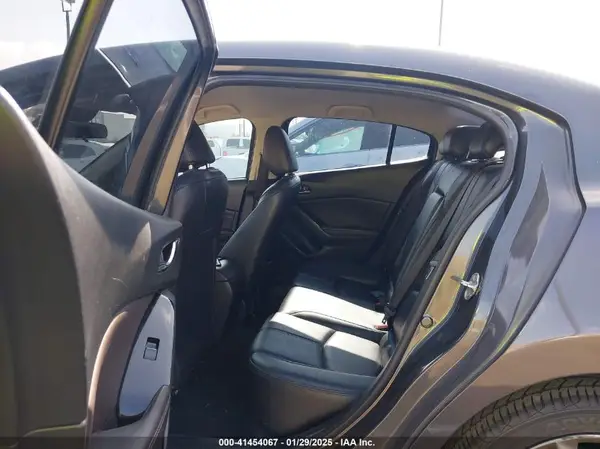3MZBN1V74HM152598 2017 MAZDA 3 - Image 8