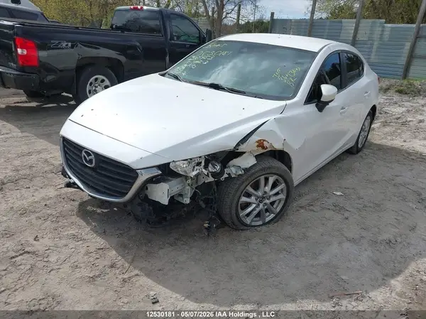 3MZBN1V74JM231453 2018 MAZDA 3 - Image 2