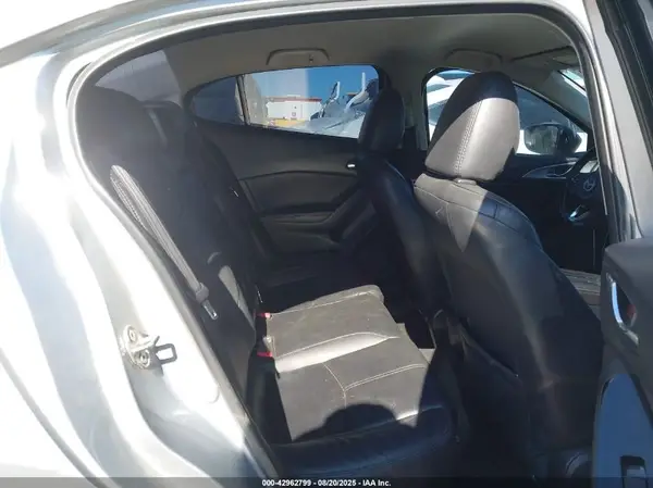 3MZBN1V75HM108352 2017 MAZDA 3 - Image 8