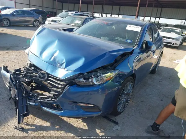 3MZBN1V75HM145398 2017 MAZDA 3 - Image 2