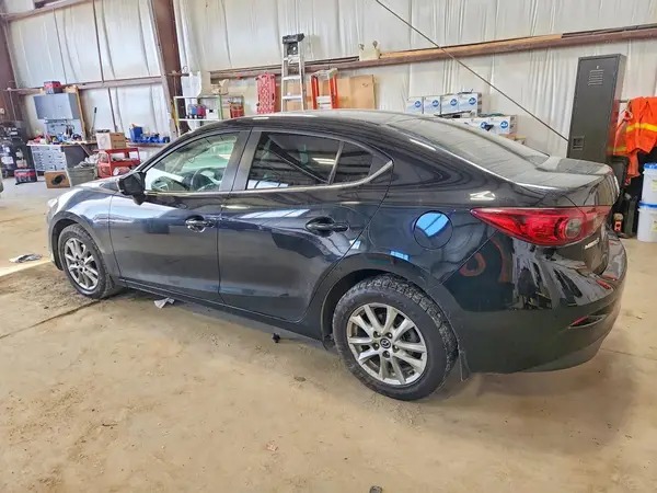 3MZBN1V75JM225063 2018 MAZDA 3 - Image 2