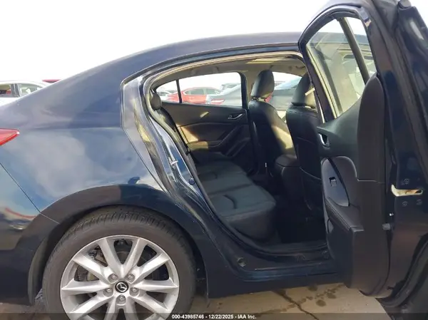 3MZBN1V76HM100969 2017 MAZDA 3 - Image 8