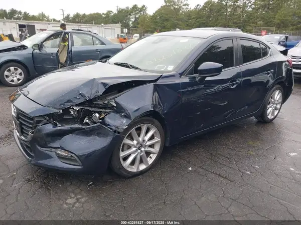 3MZBN1V76HM114144 2017 MAZDA 3 - Image 2