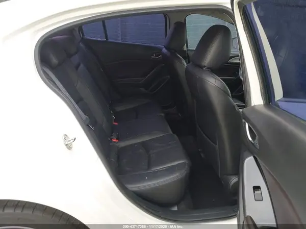 3MZBN1V76HM115455 2017 MAZDA 3 - Image 8