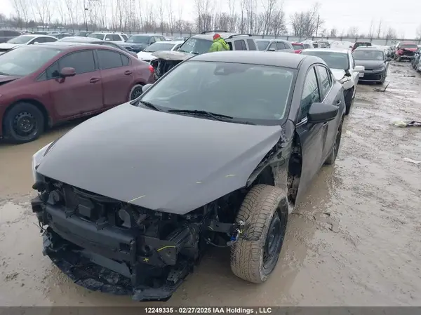 3MZBN1V76JM228375 2018 MAZDA 3 - Image 2
