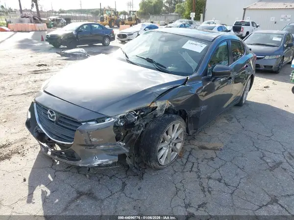 3MZBN1V77HM120390 2017 MAZDA 3 - Image 2