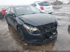 3MZBN1V77JM228272 2018 MAZDA 3