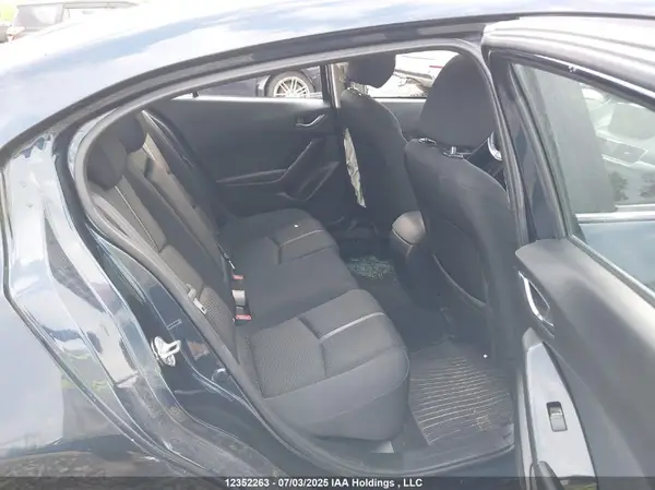 3MZBN1V77JM250241 2018 MAZDA 3 - Image 8