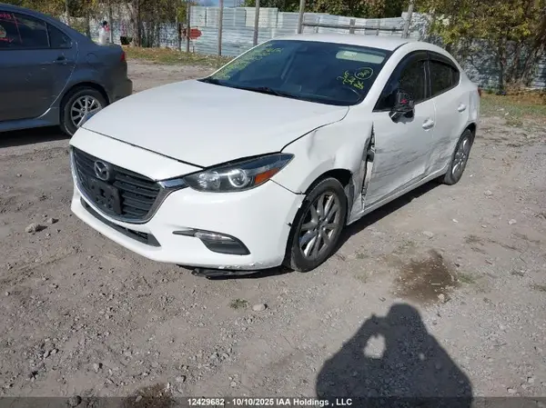 3MZBN1V78JM228720 2018 MAZDA 3 - Image 2
