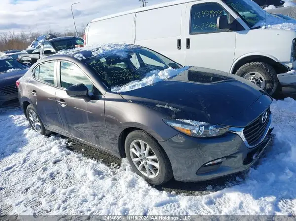 3MZBN1V78JM242925 2018 MAZDA 3 - Image 1