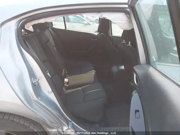 3MZBN1V78JM251673 2018 MAZDA 3 - Image 8