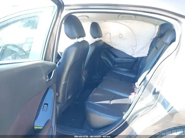 3MZBN1V79HM106572 2017 MAZDA 3 - Image 8