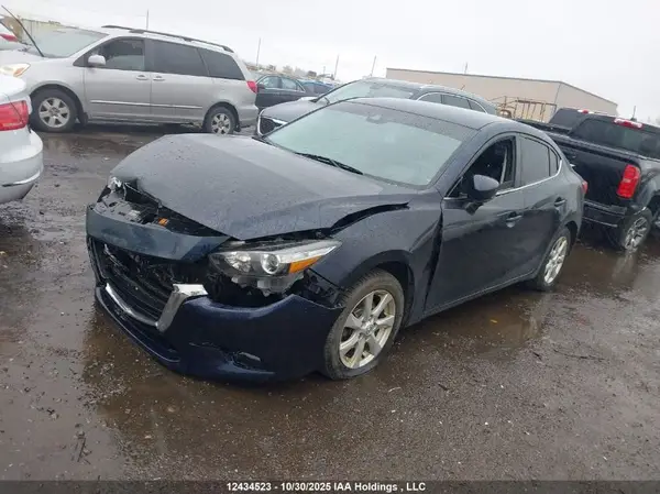 3MZBN1V79JM255831 2018 MAZDA 3 - Image 2