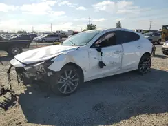 3MZBN1W30JM161834 2018 MAZDA 3