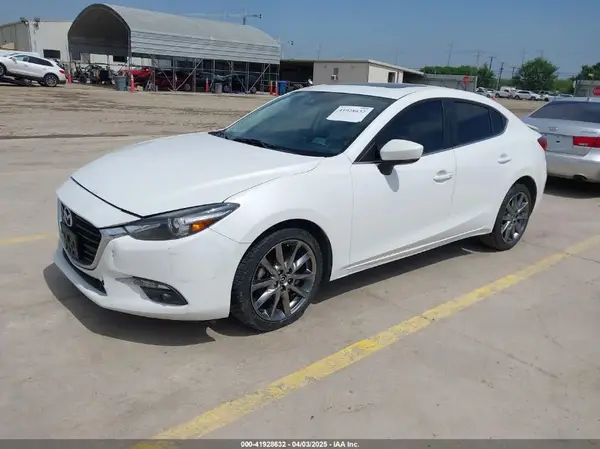 3MZBN1W30JM195076 2018 MAZDA 3 - Image 2