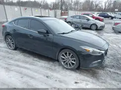 3MZBN1W30JM213253 2018 MAZDA 3