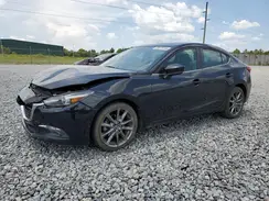 3MZBN1W30JM218582 2018 MAZDA 3