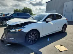 3MZBN1W30JM219182 2018 MAZDA 3