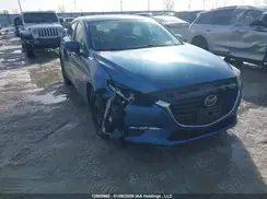 3MZBN1W30JM220025 2018 MAZDA 3