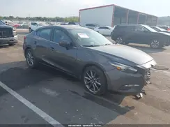 3MZBN1W30JM263604 2018 MAZDA 3
